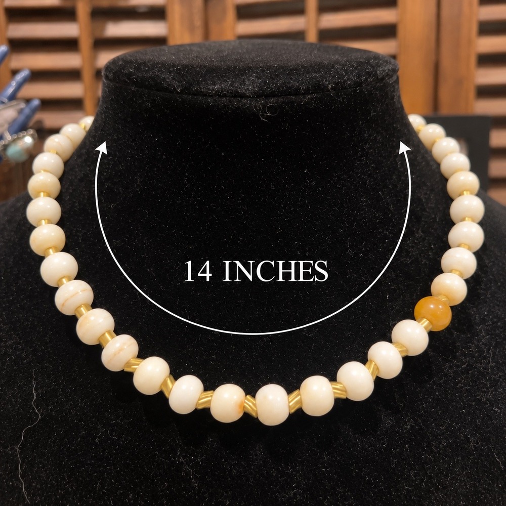 Vtg Mookaite Jasper Bead Choker Necklace 14" Cream Gold Tone Barrel Clasp